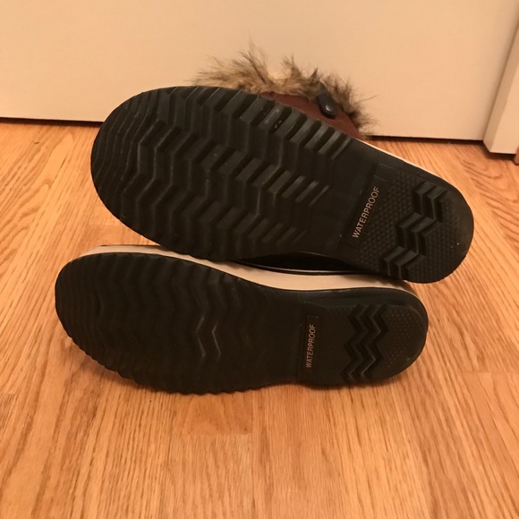 Joan of Arctic Sorel Boots - Picture 6 of 6